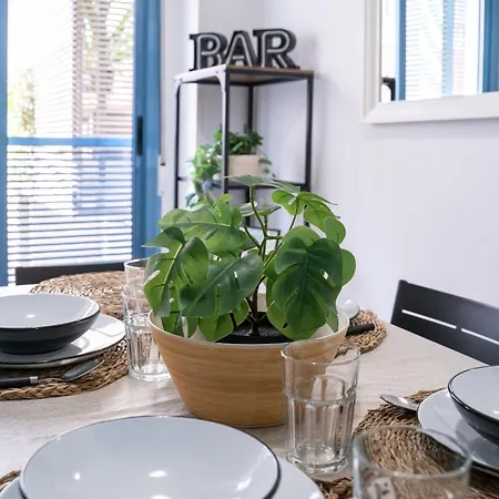 Cerca De La Playa Apartment *